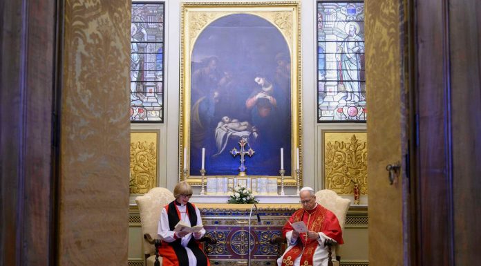 Moment istoric la Vatican: Papa Leon al XIV-lea s-a rugat alături de Arhiepiscopul de Canterbury