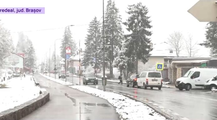 Ninsori pe mai multe șosele din România. Drumarii au scos utilajele de deszăpezire pe traseu