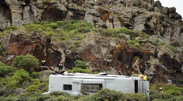 Accident grav în Insulele Canare: un bărbat a murit şi 27 de turişti au fost răniţi după ce un autobuz a căzut într-o râpă