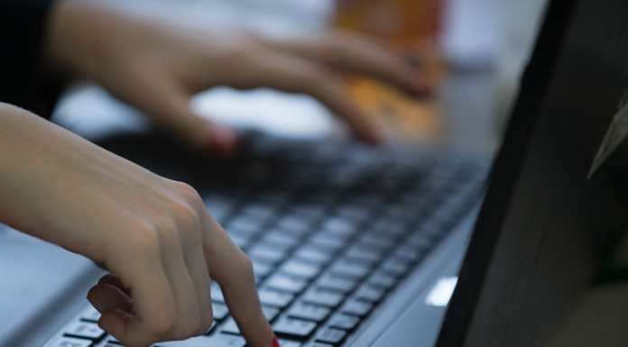 Reacția Ministerului Apărării după dezvăluirile că zeci de conturi de e-mail ale Forțelor Aeriene au fost sparte de hackeri ruși