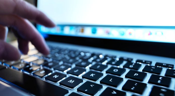 Eurostat: 40% dintre cetăţenii UE nu au competenţe digitale de bază. România e pe ultimul loc