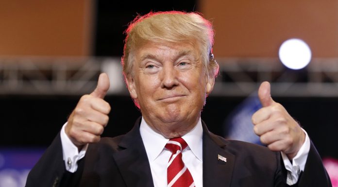 Trump anunță că va începe „foarte curând” să dea publicității documente despre OZN-uri