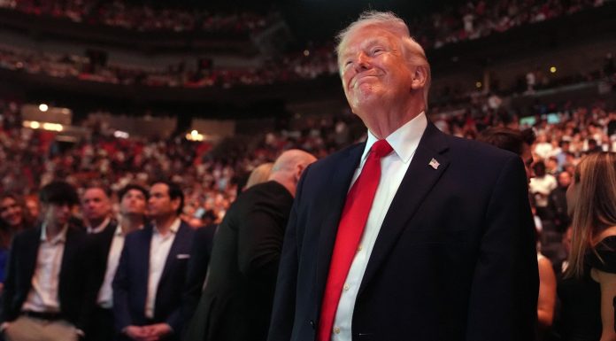 Se simte bine Trump? Experții avertizează că „narcisismul” și „nesiguranța” îl copleșesc, după vorbele grele aruncate Iranului și papei