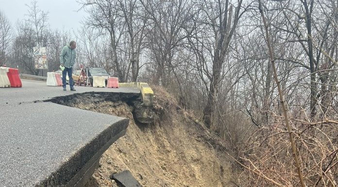 Drum închis de trei luni între Câmpina și DN1. Lucrările nu au început, localnicii fac ocoluri zilnice