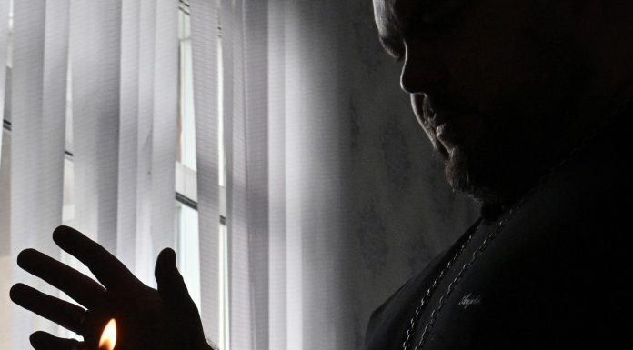 Urmașii lui Rasputin. În vremuri grele, ruşii apelează tot mai des la vrăjitorie. „Ghicitul viitorului implică o putere diavolească”