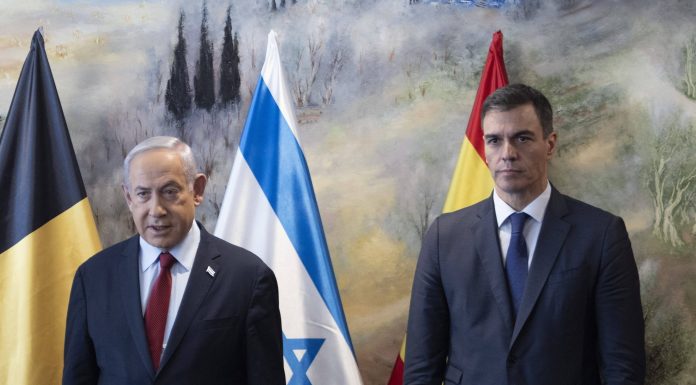 Netanyahu acuză Spania de „ostilitate” și o exclude din mecanismul de supraveghere a armistiţiului în Fâşia Gaza