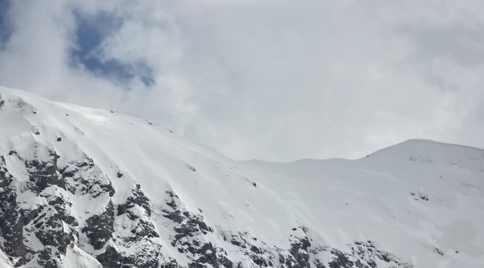 Căutările pentru turistul britanic dispărut anul trecut în Bucegi nu pot fi încă reluate. Salvamont: Situația din terem rămâne dificilă