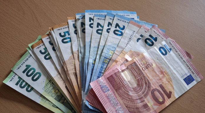 Ungaria ar putea trece la euro până în 2030