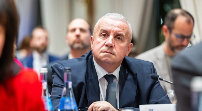 Daniel Buda, europarlamentar PNL: Sorin Grindeanu să demisioneze de la șefia Camerei. România are o problemă din cauza lui