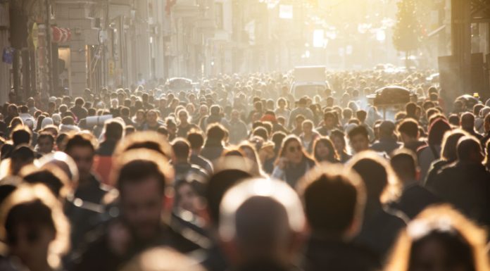 Sondaj. După ce valori se ghidează românii: „Prea multă libertate duce la haos în societate”. Credința, pe primul loc în top