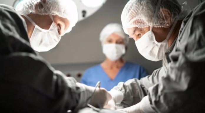 Intervenție estetică, transformată în tragedie: O femeie a murit în timpul unui lifting facial realizat într-un cabinet din Capitală