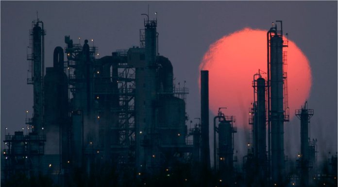 Piețele energetice globale sunt la un pas de dezastru. Care sunt cei trei factori care împing lumea înspre marginea prăpastiei