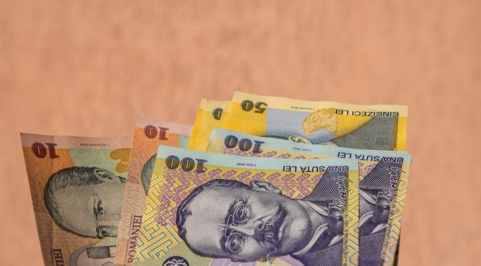 Bani în plus pentru pensionari în mai 2026: Calendarul plăților. Cine beneficiază și de când nu se mai aplică CASS peste 3.000 lei