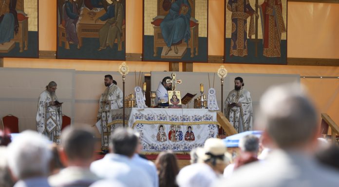 Izvorul Tămăduirii 2026: Sărbătoare cu cruce roșie în calendar. Ce nu ai voie să faci în Vinerea Luminată