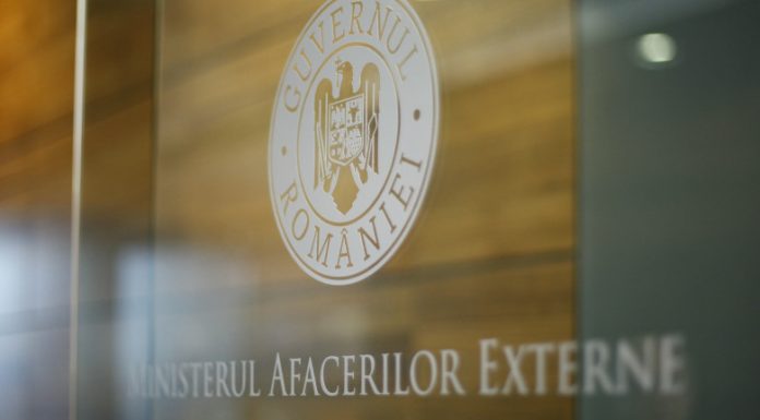 MAE va declasifica mii de documente din perioada 1990-1992. Oana Țoiu: „Românii au dreptul să știe istoria tranziției României”