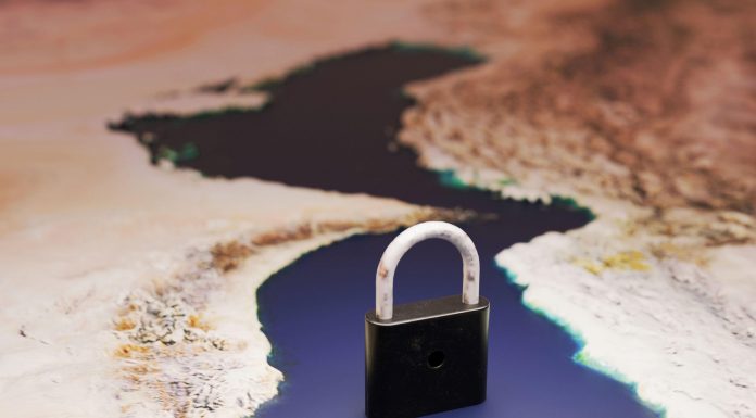 Cum se folosește Iranul de atuul său geografic pentru a păstra controlul asupra Strâmtorii Ormuz, în ciuda blocadei impuse de SUA