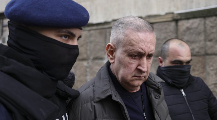 Jurnalistă Digi24 bruscată de șeful ARR, prins cu mită în cutii de pantofi. Cristian Anton rămâne în arest preventiv