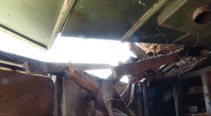 VIDEO Proprietara casei din Galați, după ce o dronă cu explozibil a căzut în curte: „Am avut un șoc. Am scăpat cu viață”