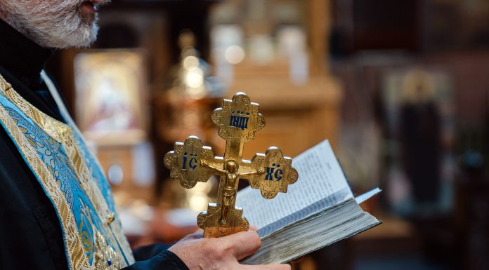 Ce rugăciune se rostește în Vinerea Mare, înainte de Paște. Semnificația Prohodului Domnului