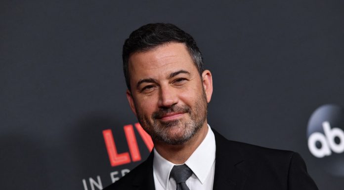 „Nu a fost un îndemn la asasinat.” Cum explică Jimmy Kimmel gluma despre „văduva” Melania Trump