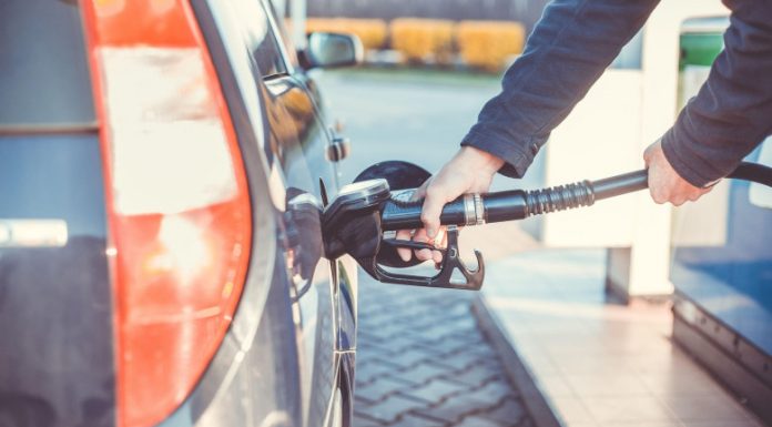 Noi majorări la pompă: benzinăriile au crescut brusc prețul carburanților, după două săptămâni de scăderi constante. Care sunt tarifele