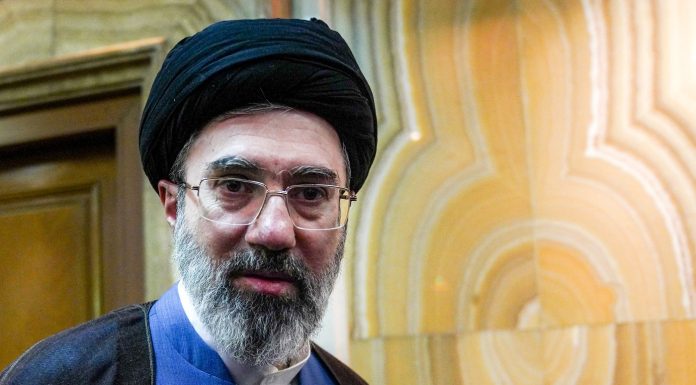Ultimele informații despre starea de sănătate a lui Mojtaba Khamenei. De ce nu poate apărea liderul suprem în public