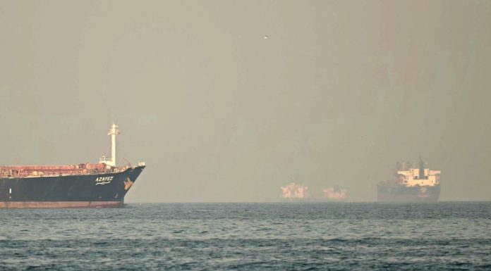 Preţul petrolului din SUA a urcat joi cu 4%, după ce piaţa a realizat că Iranul controlează accesul prin Strâmtoarea Ormuz