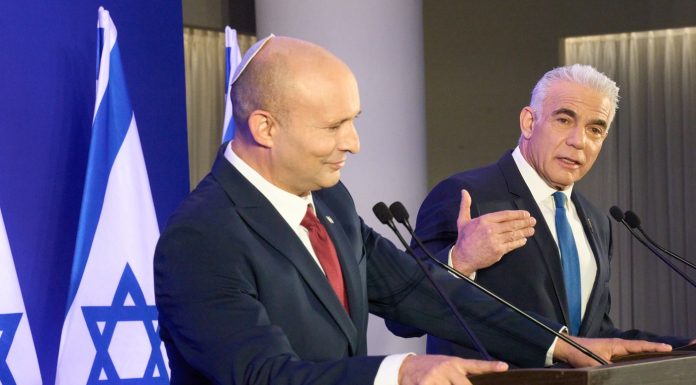 Doi foști premieri israelieni își unesc forțele în încercarea de a-l înlătura pe Netanyahu de la putere