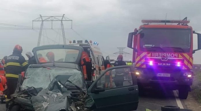 Constanţa: O persoană a murit şi alte trei au fost rănite în urma unui accident petrecut în zona Gura Dobrogei / Traficul rutier este blocat pe ambele sensuri