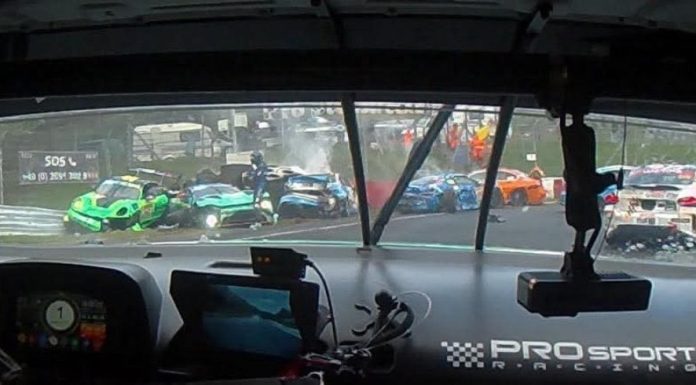 Un pilot de curse a murit, iar alte şase persoane au fost rănite într-un accident pe circuitul Nürburgring