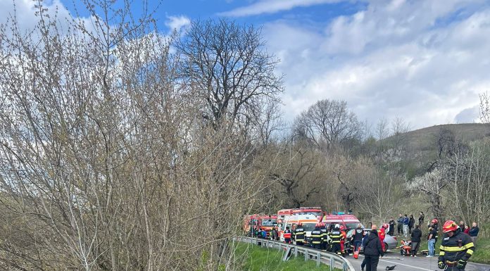 Plan roșu de intervenție în Sibiu. Șapte persoane au fost rănite într-un accident rutier