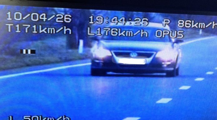 O şoferiţă a fost prinsă cu 176 de kilometri pe oră pe DN 38. Explicația dată polițiștilor: „Mi se ard cozonacii în cuptor”