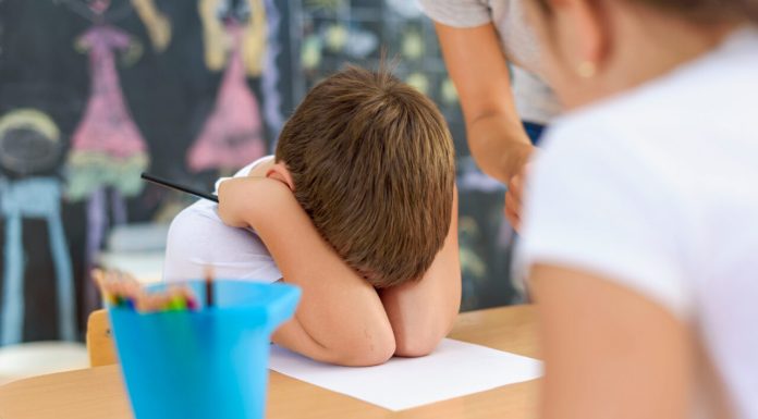 Anchetă la o grădiniță din Craiova, după ce o educatoare i-ar fi pus pe copii să se bată între ei. Ce a putut să-i spună o fetiță mamei sale, acasă