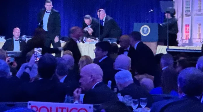 Filmul atacului. Gândul a analizat imaginile secvență cu secvență. Cum a ajuns Donald Trump ultimul evacuat în timpul atacului. Pe cine a scos din sală Secret Service prima dată