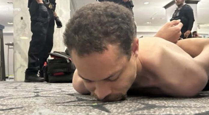 Cine este atacatorul de la Cina Corespondenților la care participa Donald Trump. Primele imagini cu suspectul. FOTO