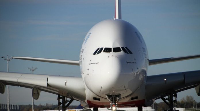 O companie aeriană adaugă paturi suprapuse pentru călătorii la clasa economică