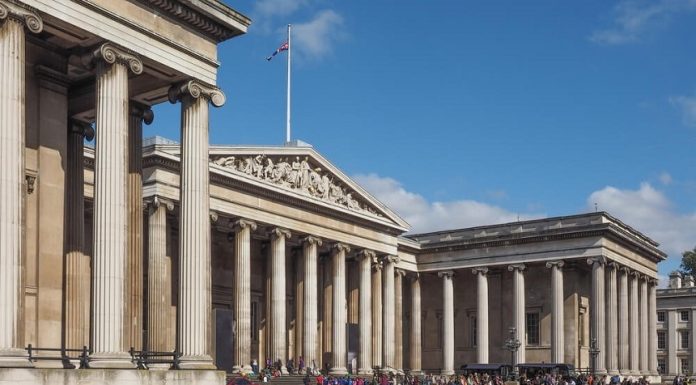 Marea Britanie va accelera eforturile în domeniul energiei curate pe fondul conflictului din Orientul Mijlociu