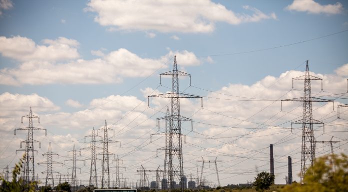 Guvernul a declarat de importanță națională două linii electrice de 400 kV: Ardeal–Moldova și interconectarea cu Republica Moldova