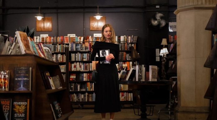 Adolescenții care citesc regulat dobândesc un avantaj cognitiv pe care niciun nivel de educație școlară nu îl poate egala