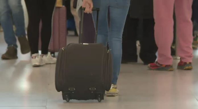 O companie aeriană introduce bilete mai ieftine în Europa. Pasagerii vor avea însă taxe suplimentare pentru bagaje