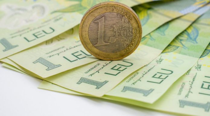 Leul se depreciază, pe fondul instabilității politice. Euro trece de 5,1 lei, pentru prima dată în ultimul an