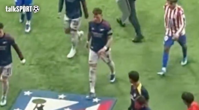 Liga Campionilor: Giuliano şi Diego Simeone, furioşi după ce un fundaş de la Arsenal a călcat pe sigla echipei Atletico – VIDEO