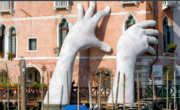 Ministrul Culturii din Italia boicotează deschiderea Bienalei de Artă de la Veneția din cauza pavilionului Rusiei