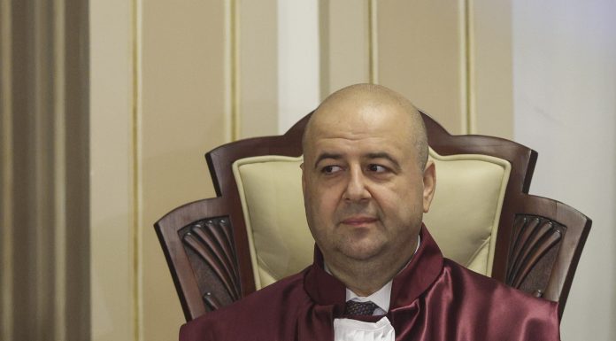 Curtea de Apel respinge o cerere de anulare a numirii în funcţie a judecătorului CCR Mihai Busuioc, depusă de o avocată AUR