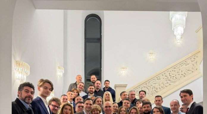 Premierul Bolojan, surpriză la ceas de seară la sediul PNL: „A venit într-o vizită neanunțată”