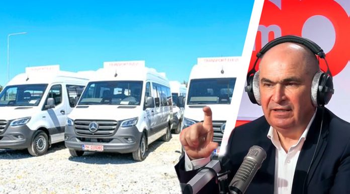 Cum se apără premierul Bolojan, întrebat de achizițiile de microbuze școlare la suprapreț. Gândul a relatat în mai multe rânduri despre „Jaful Național”