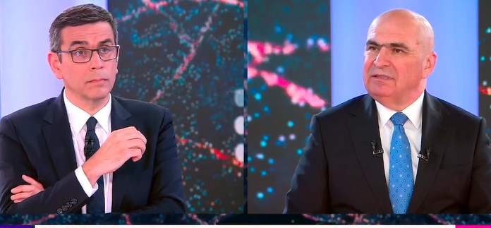 „Dai în mine, dai în fabrici și uzine!” Bolojan amenință cu sistarea marilor proiecte, inclusiv cu blocarea construcțiilor de autostrăzi, dacă este schimbat din funcție