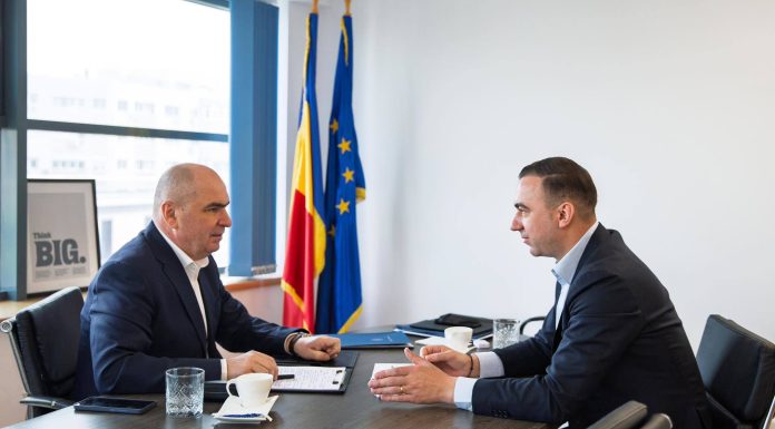 Bolojan, după ce a discutat cu Bogdan Ivan la Ministerul Energiei, unde va prelua interimatul: Obiectivul este să întărim sistemul energetic, în aşa fel încât să avem un preţ mai bun pentru cetăţeni şi mediul privat