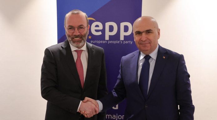 Ilie Bolojan: Am avut astăzi o discuţie foarte bună cu Manfred Weber, preşedintele PPE. I-am transmis că îmi asum în continuare responsabilitatea de a conduce Executivul, pentru a asigura o guvernare responsabilă
