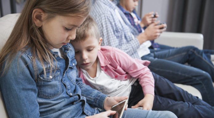 Interdicția rețelelor sociale pentru copii – o iluzie? Estonia spune da